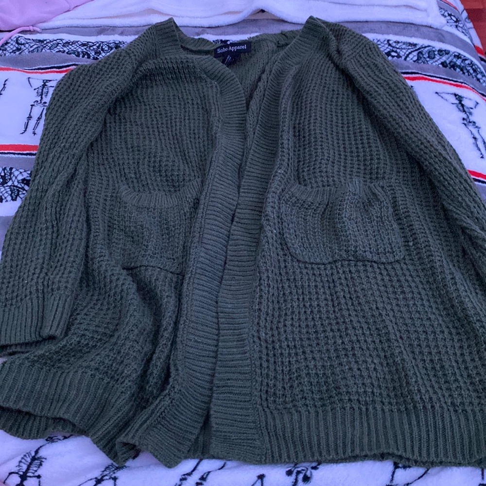 Green cardigan/sweater